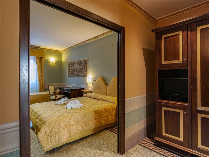 อี ปอร์ติโก บูทิก โฮเต็ล Hotel อาเรซโซ ภายนอก รูปภาพ
