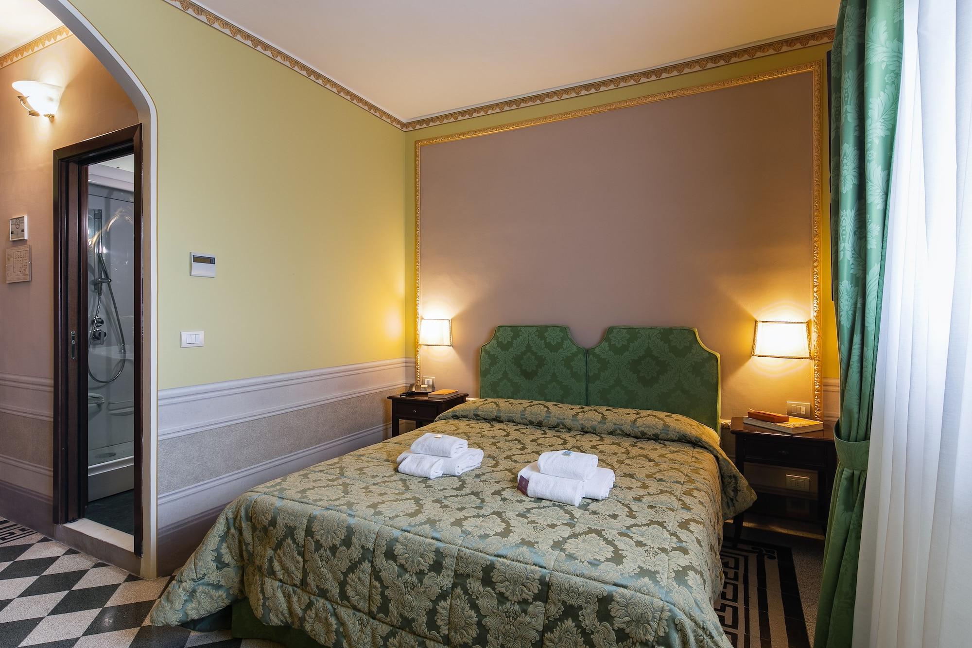 อี ปอร์ติโก บูทิก โฮเต็ล Hotel อาเรซโซ ภายนอก รูปภาพ