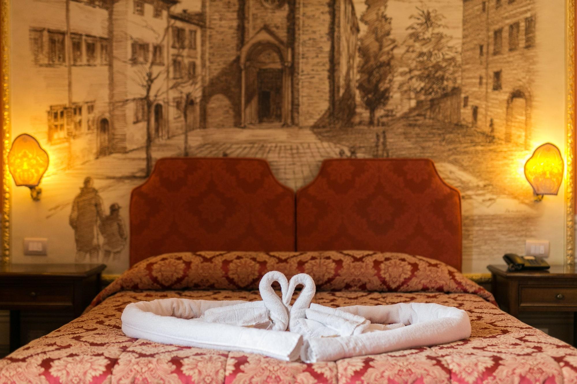 อี ปอร์ติโก บูทิก โฮเต็ล Hotel อาเรซโซ ภายนอก รูปภาพ