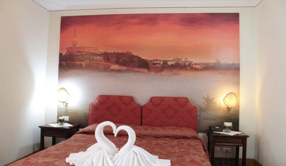 อี ปอร์ติโก บูทิก โฮเต็ล Hotel อาเรซโซ ภายนอก รูปภาพ