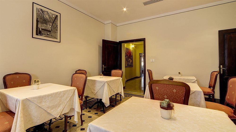 อี ปอร์ติโก บูทิก โฮเต็ล Hotel อาเรซโซ ภายนอก รูปภาพ