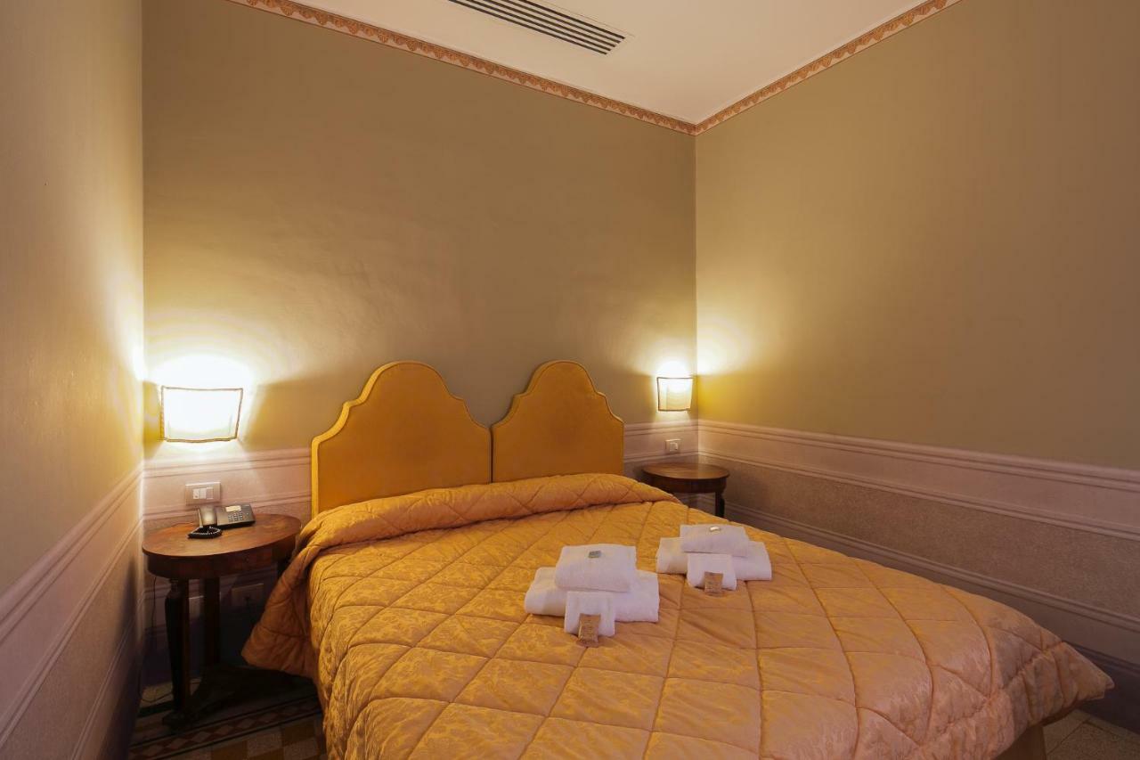 อี ปอร์ติโก บูทิก โฮเต็ล Hotel อาเรซโซ ภายนอก รูปภาพ