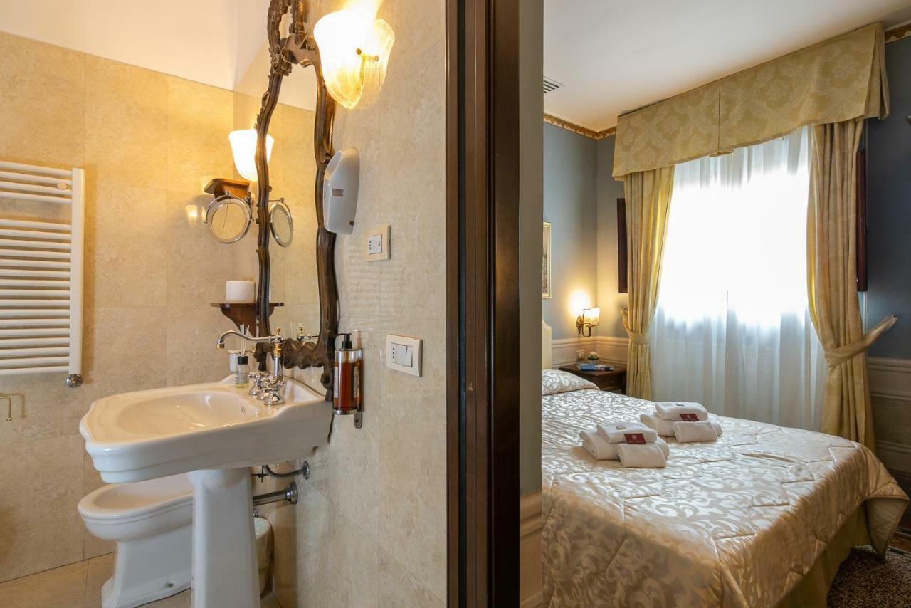อี ปอร์ติโก บูทิก โฮเต็ล Hotel อาเรซโซ ภายนอก รูปภาพ